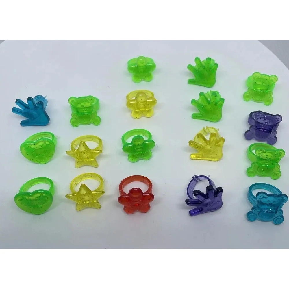 Plastic Rings Party Favors Birthday Gift Bag Lot Of 18 Bears Hearts Flowers Hand